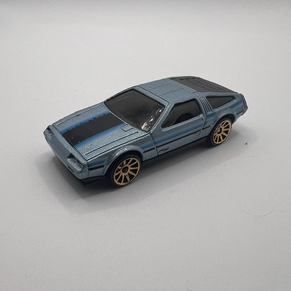 2009 Hot Wheels DMC Delorean Blue HW The '80s Diecast Toy Race CAR